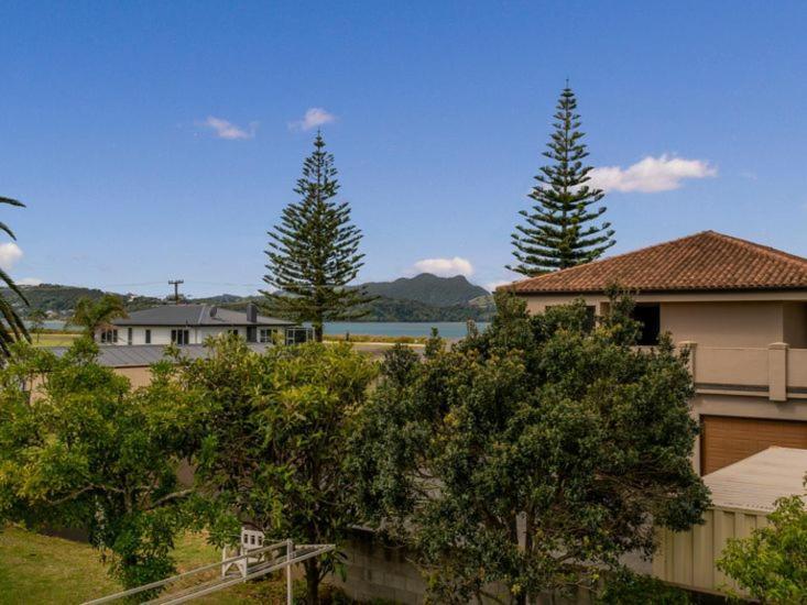 Hosts On The Coast View To Mercury Whitianga Exterior photo