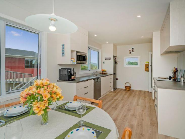 Hosts On The Coast View To Mercury Whitianga Exterior photo
